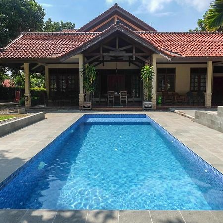 Sareh Villa By The Lavana Семаранг Экстерьер фото
